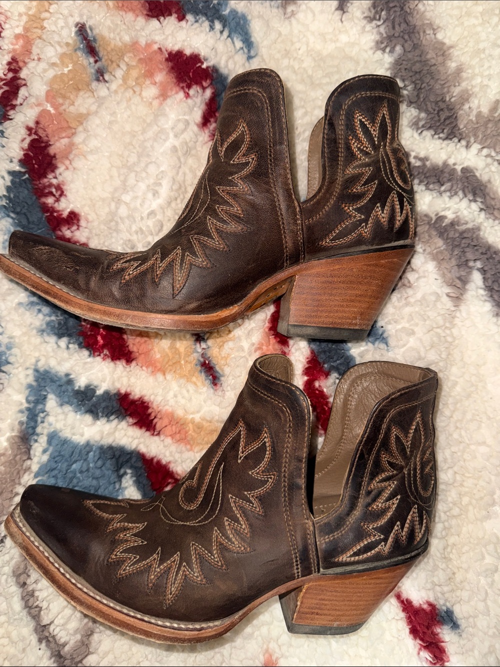 Women's Brown Ariat Dixon Western Ankle snip toe Boots 7.5  - Distressed Leather
